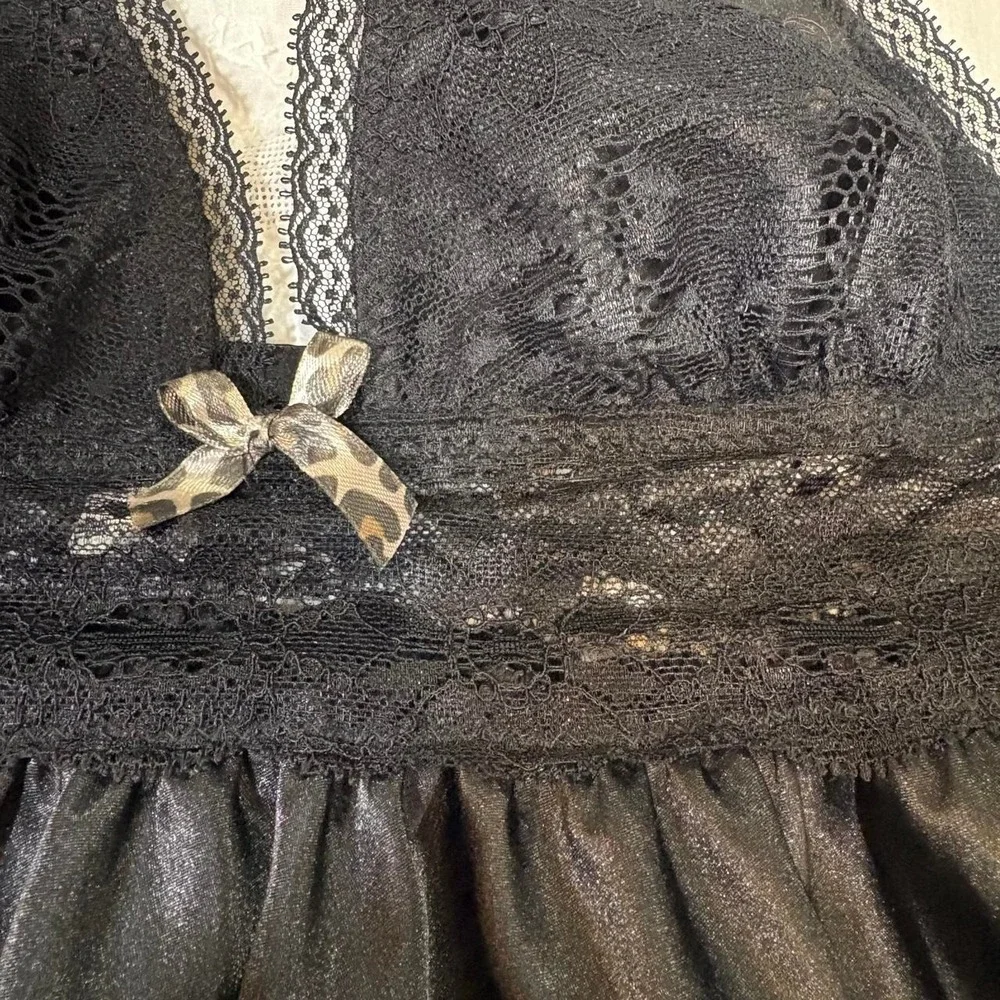 Black Lace Babydoll Top with Leopard Bow Size Small